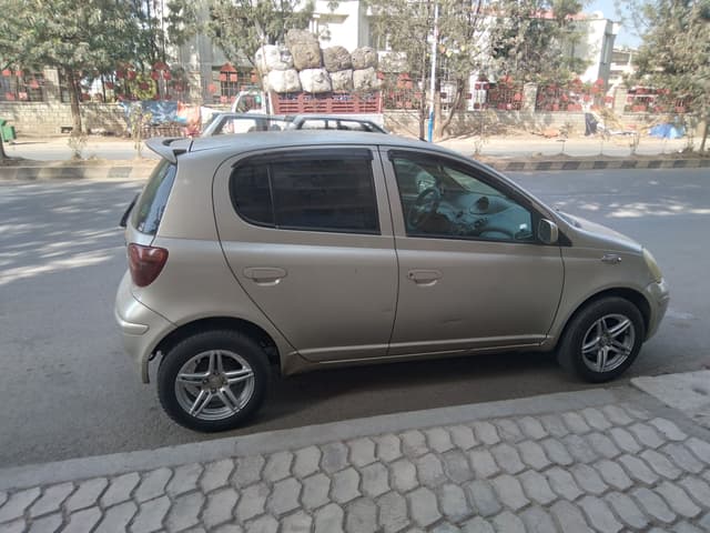 Toyota Vitz 2003