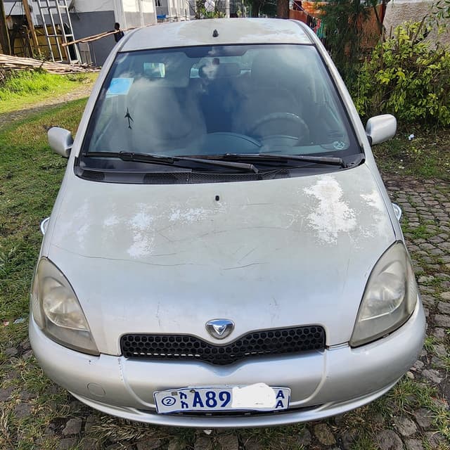 Toyota Vitz 2001