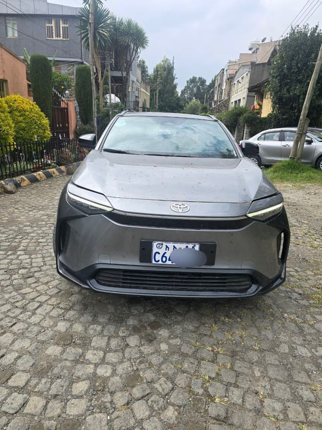 2024 Toyota BZ4X pro max