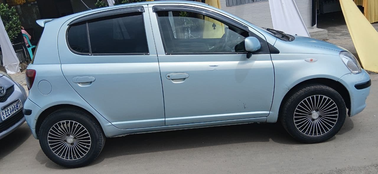 Toyota vitz - Image 4