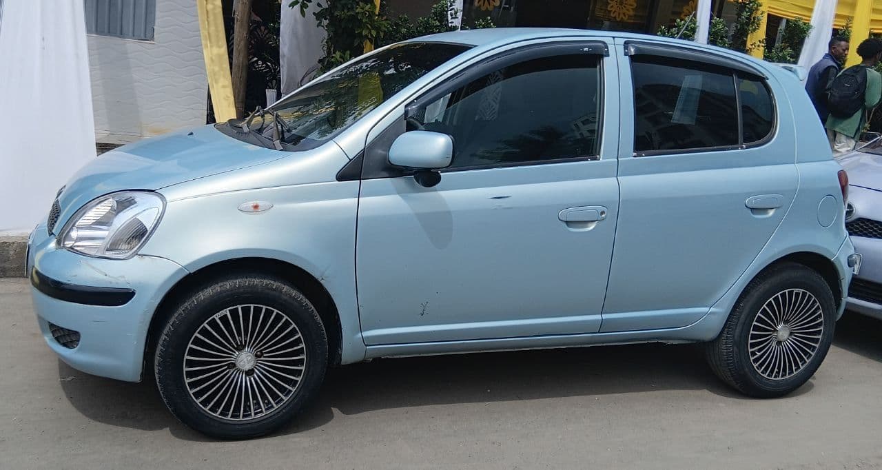 Toyota vitz - Image 3