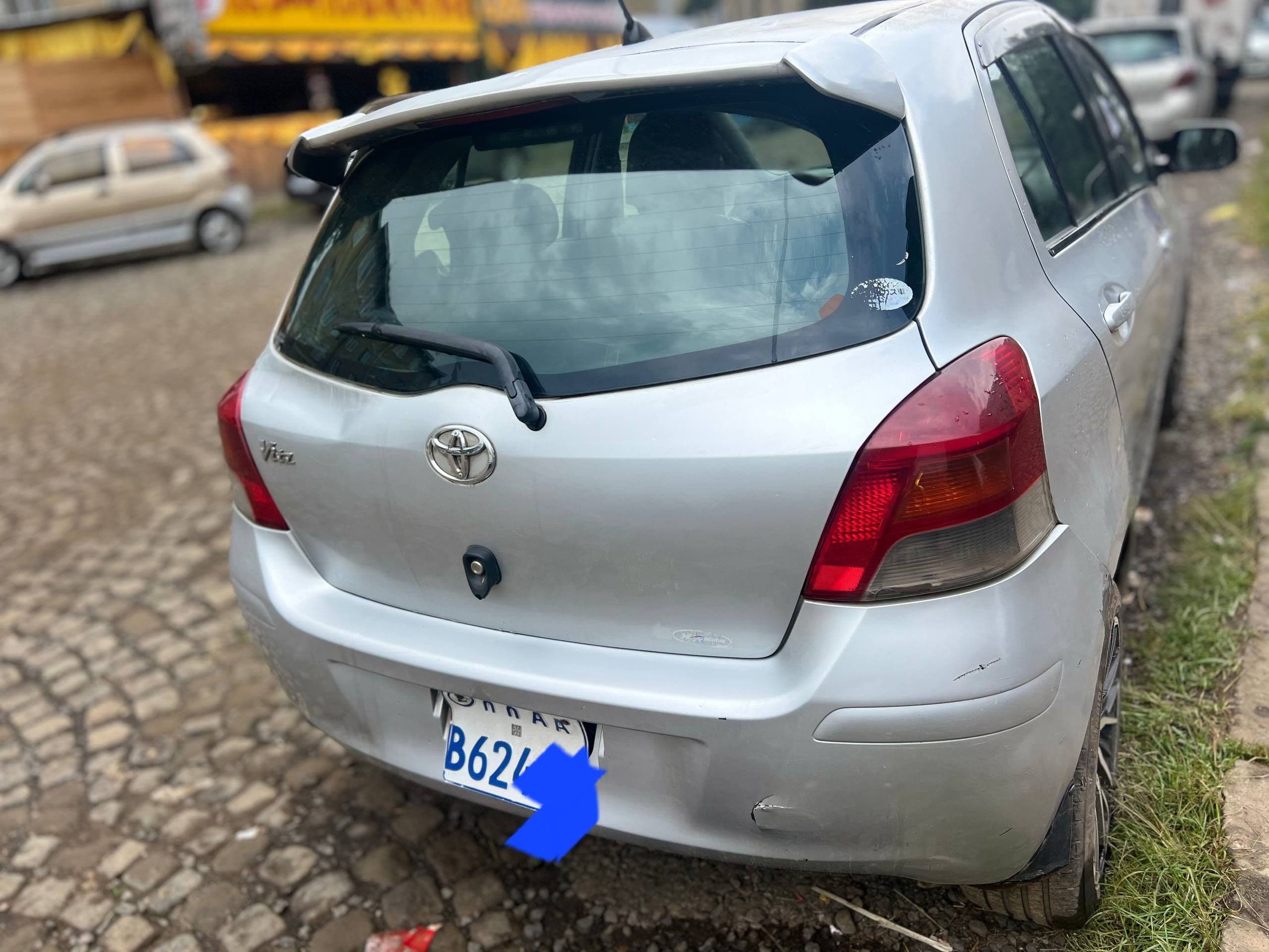 Toyota compact yaris 2010 - Image 2