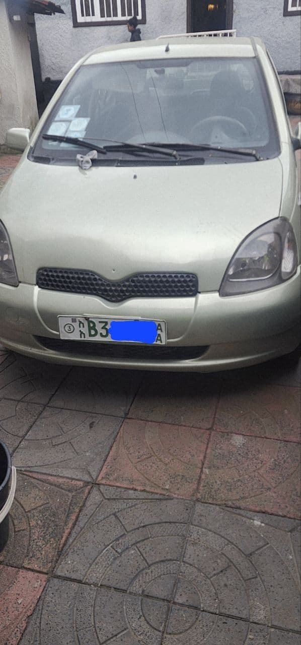 Toyota Vitz 2001
