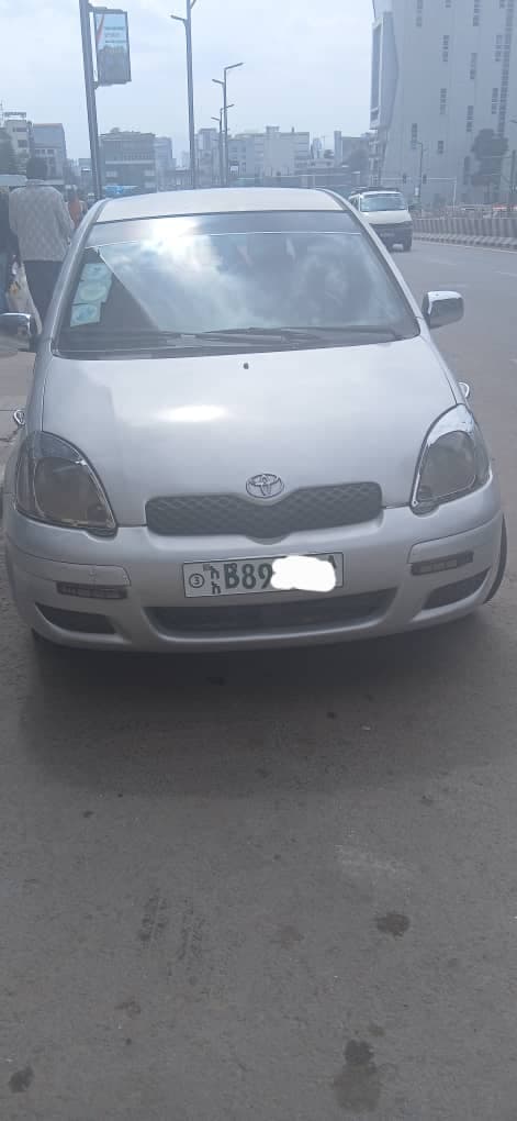 Vitz 2004 (silver)