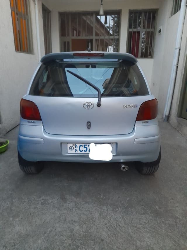 Toyota vitz yaris 