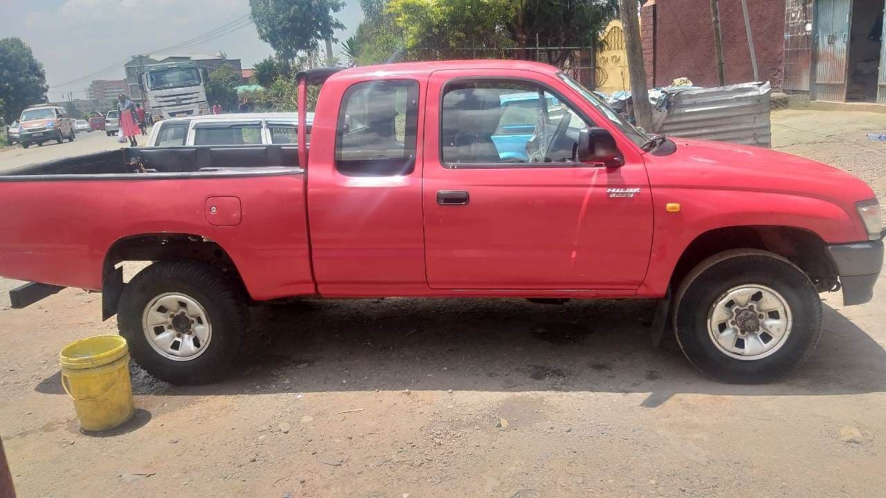 Toyota Hilux Pickup 2001 - Image 4