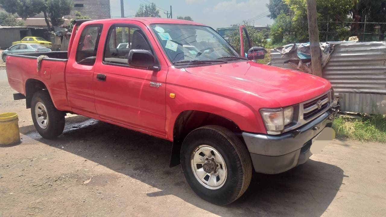 Toyota Hilux Pickup 2001 - Image 3
