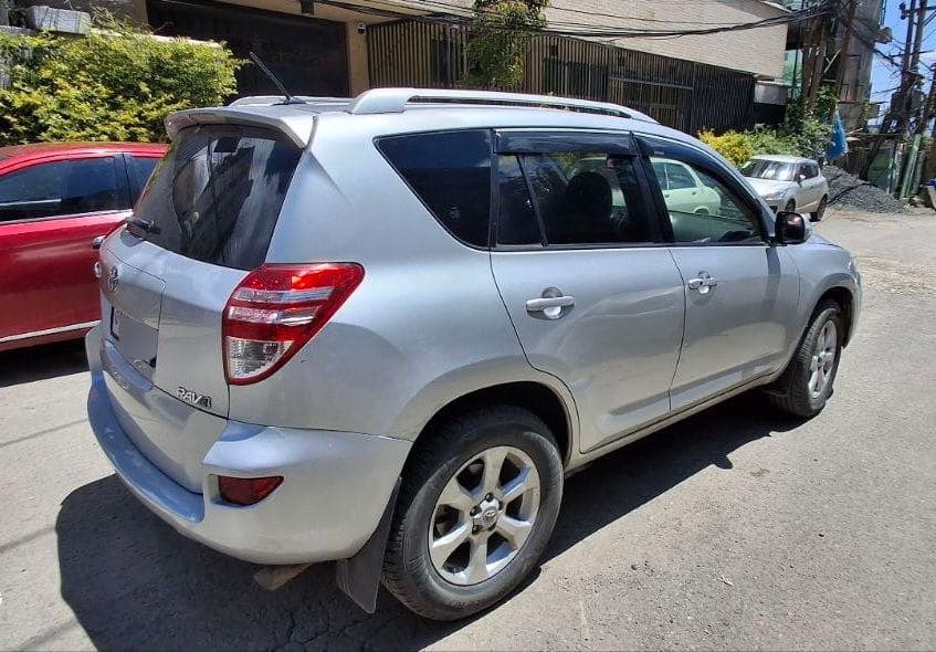 Toyota Rav4, 2012, Europe, 2.0cc, excellent condition!!
