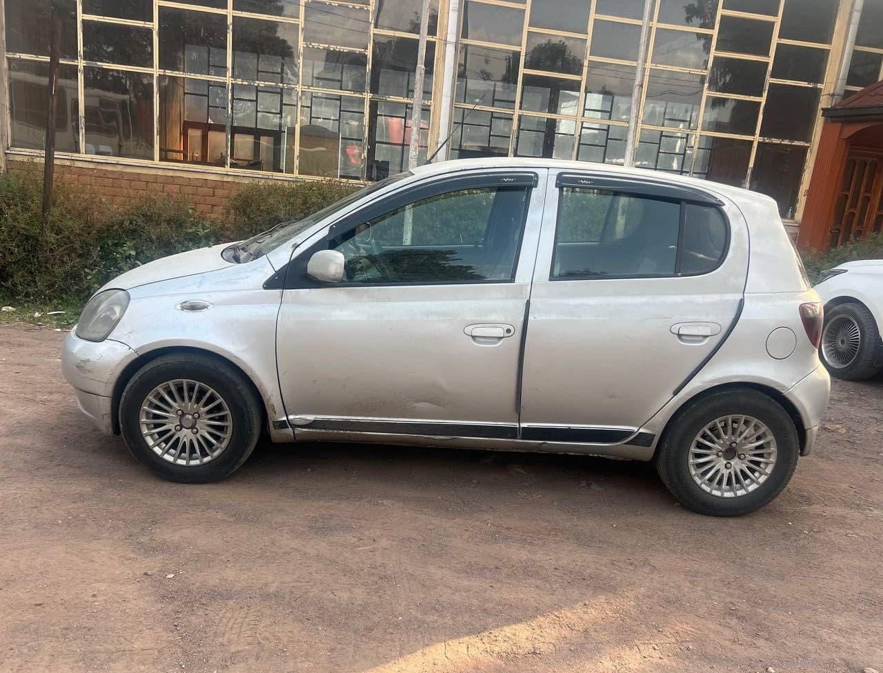 Toyota Vitz 2001/11