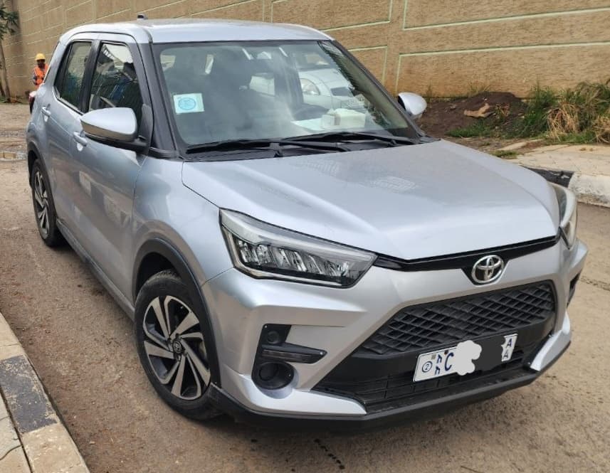 Toyota Rraize (1.0cc+ Turbo)