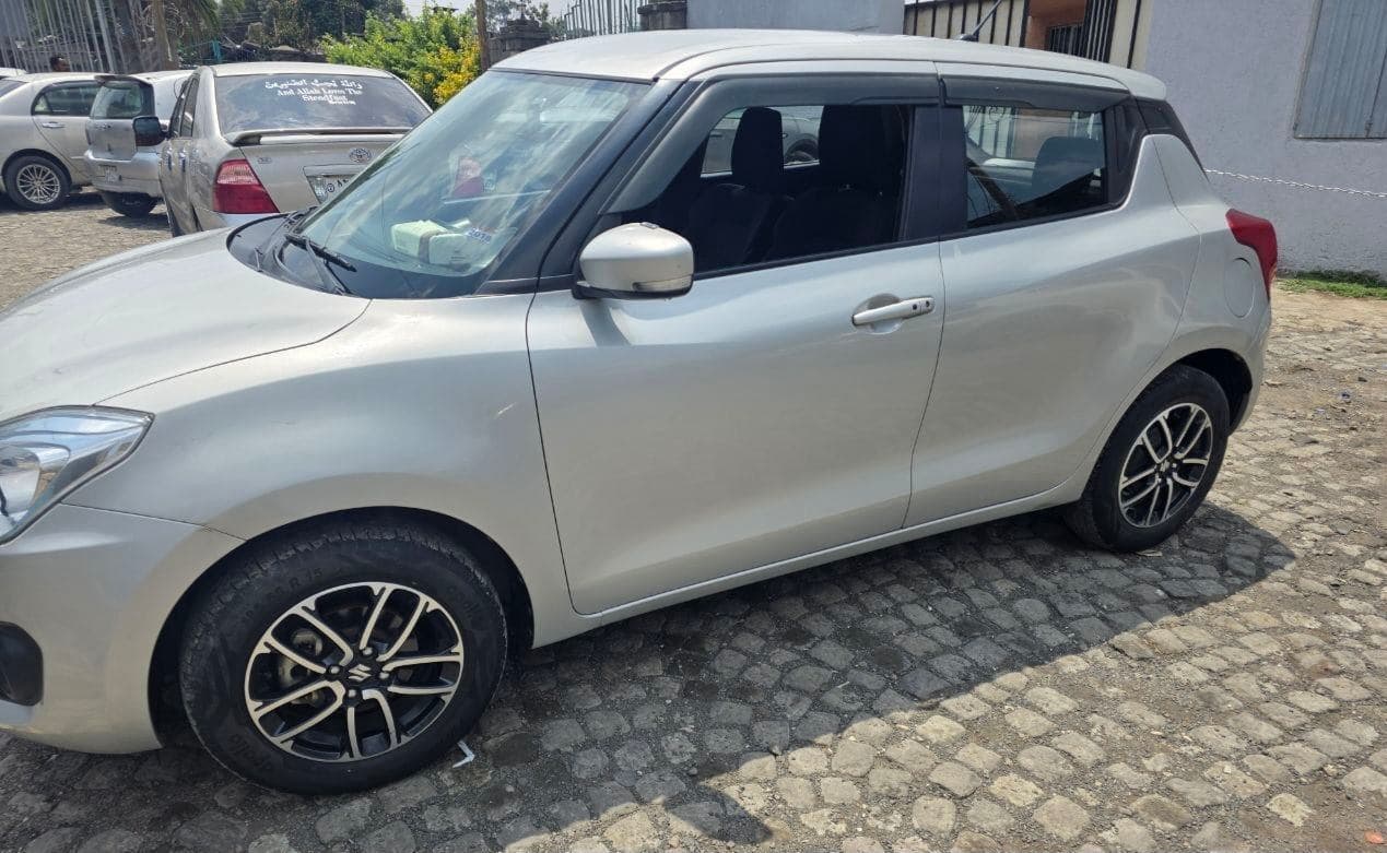 Suzuki Swift, 2022, excellent condition, New Car!!