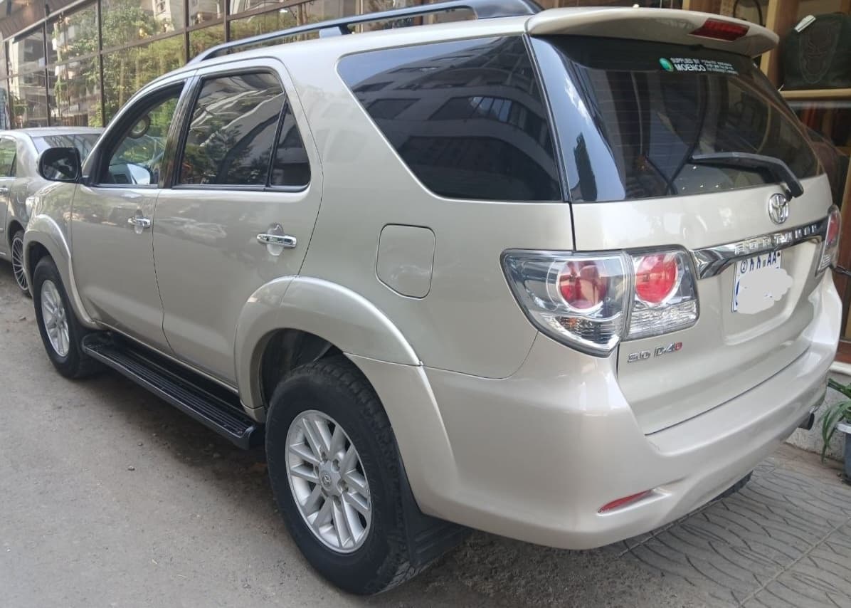 Toyota Fortuner (7 Seat)