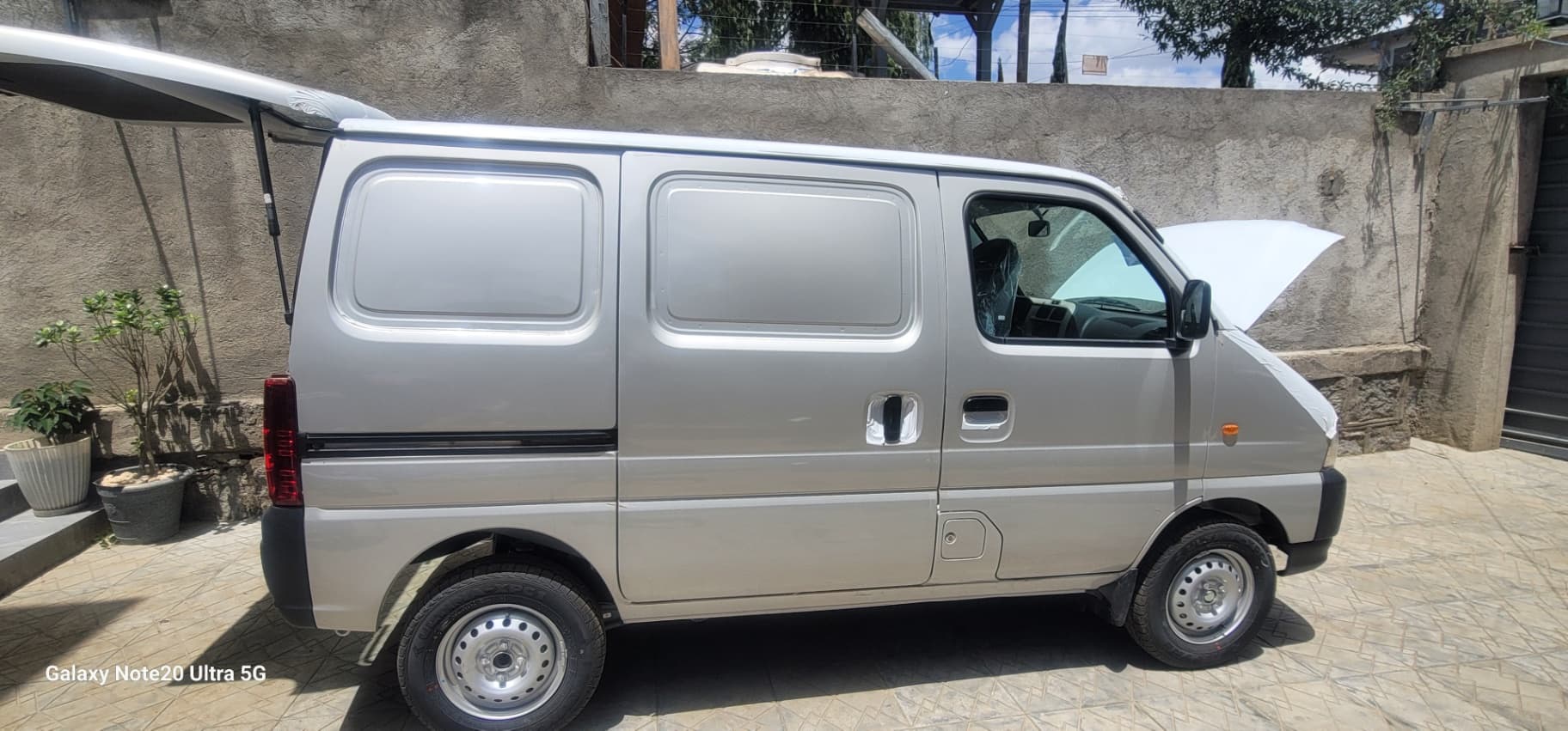 Suzuki EECO van