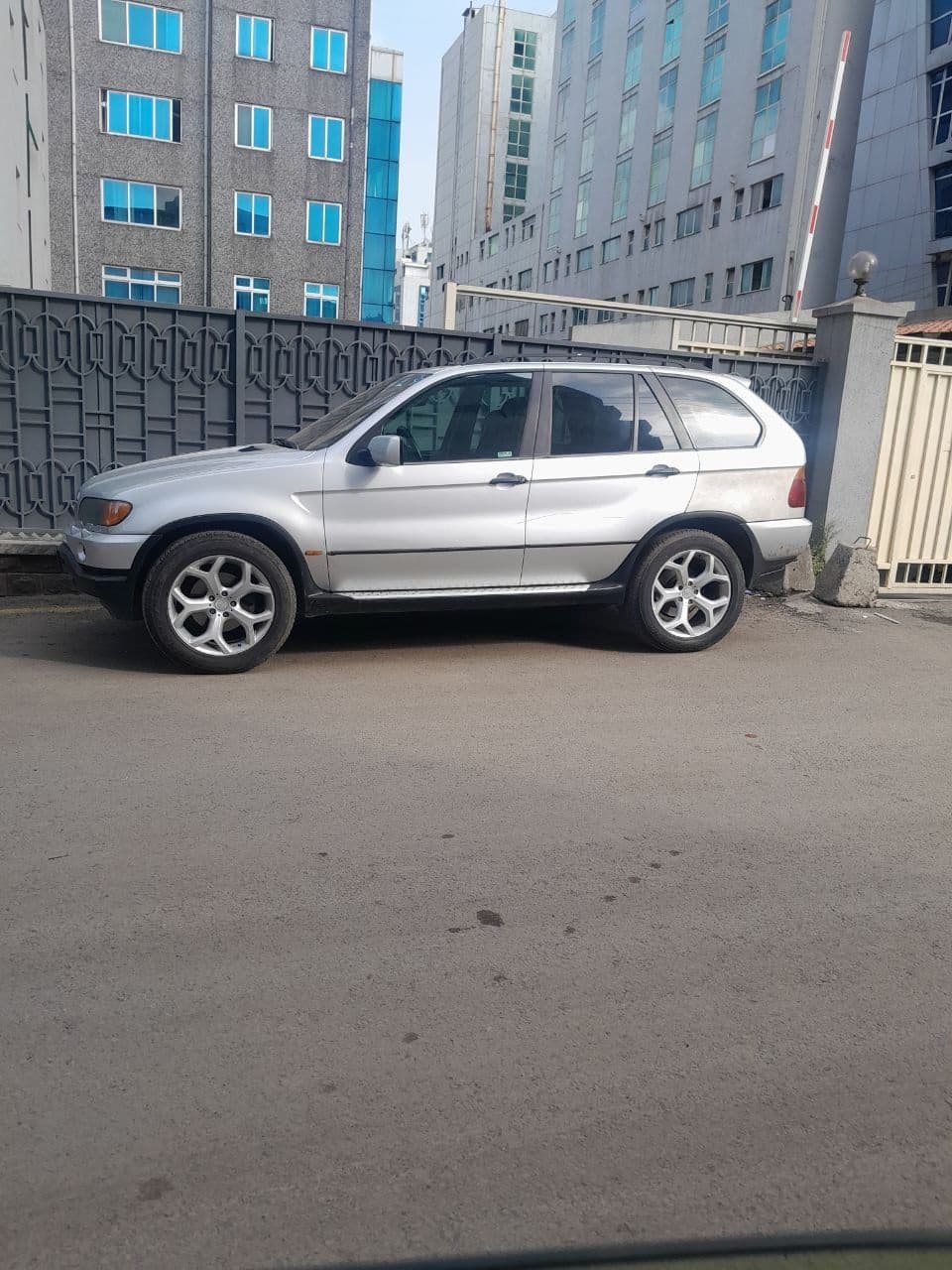 BMW 2001